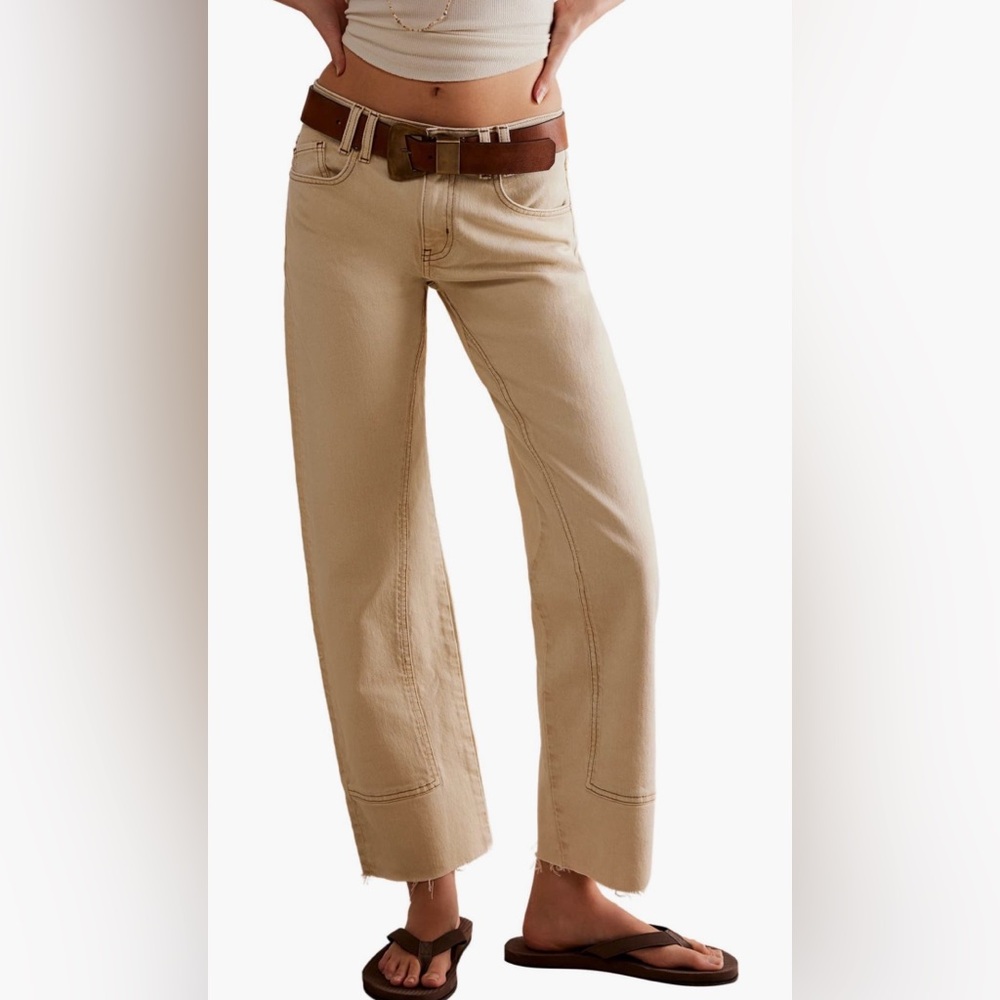 Stylish Frayed Hem Jeans